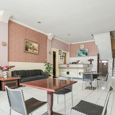 Oyo 93046 Hotel Fortuna Parepare Екстериор снимка