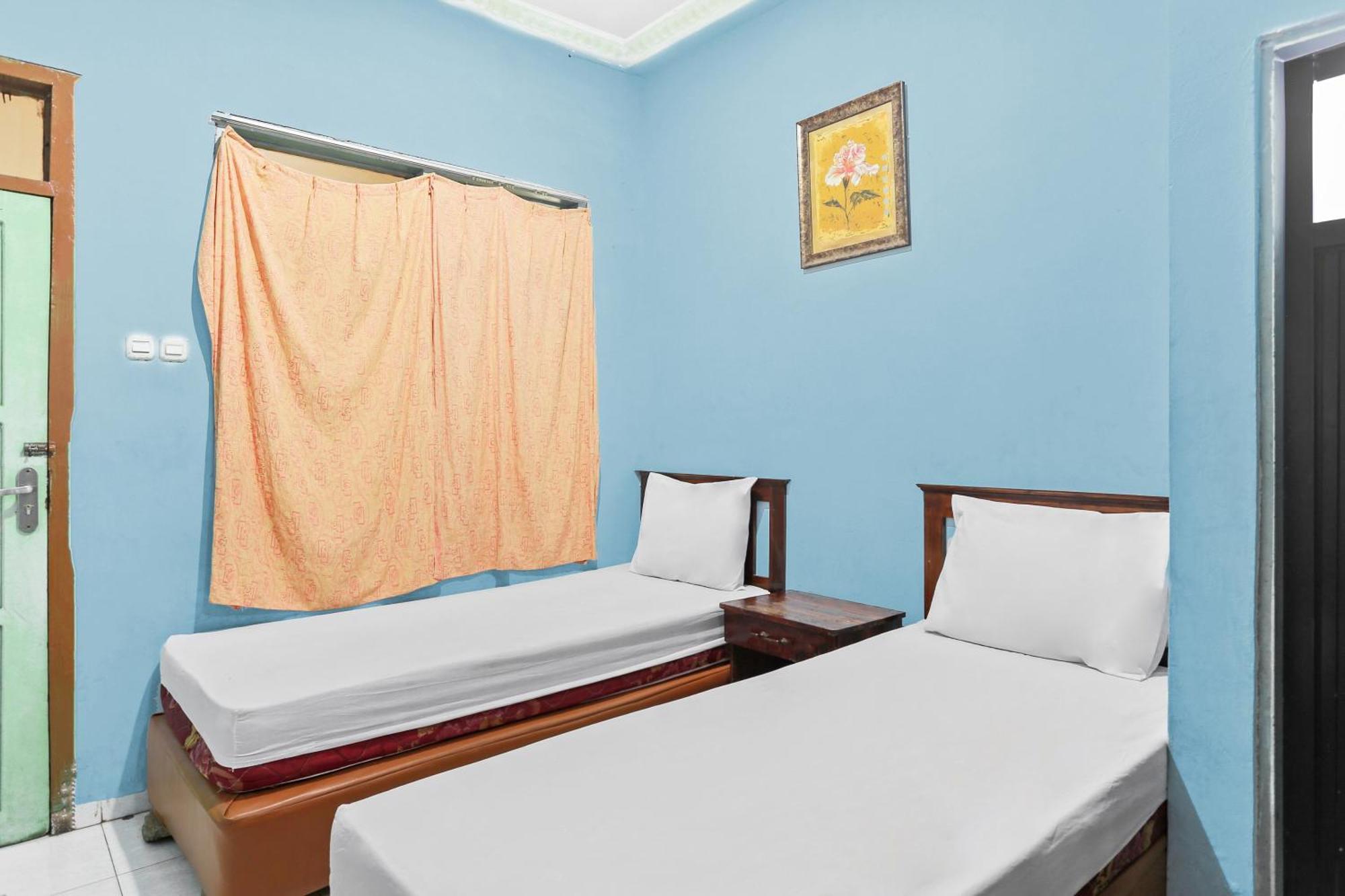 Oyo 93046 Hotel Fortuna Parepare Екстериор снимка