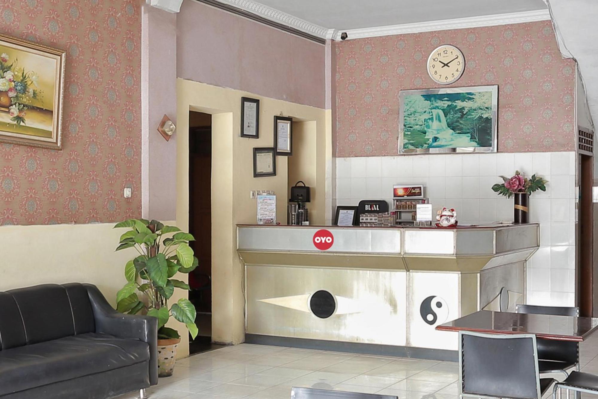 Oyo 93046 Hotel Fortuna Parepare Екстериор снимка